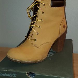Women's tillston Timberland boots - size 11